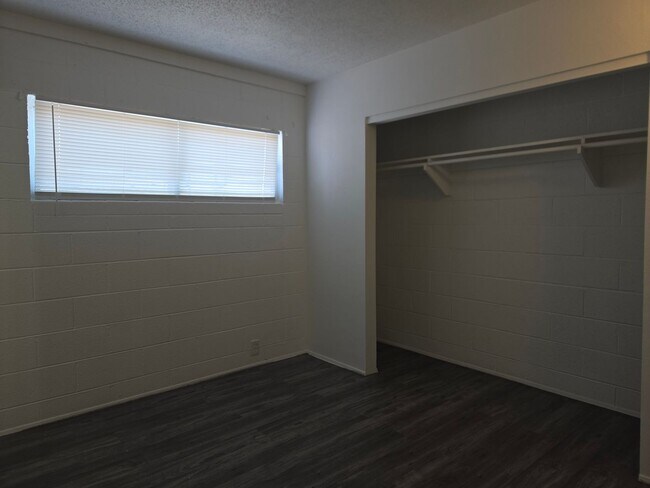 Building Photo - 2937 Stewart Ave