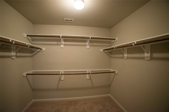 Building Photo - 4455 Eveslage Ln