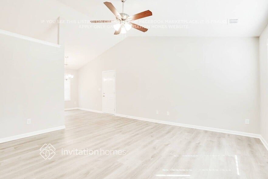 Building Photo - 17 Thorn Thicket Ct