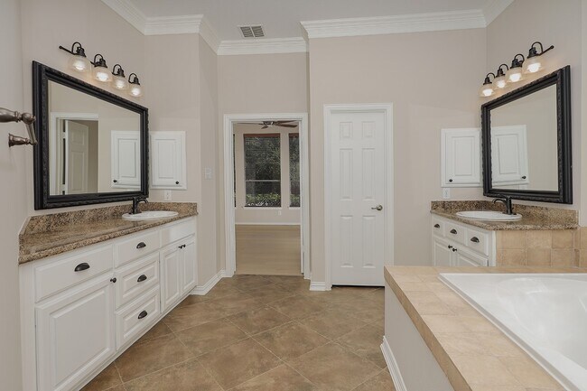 Building Photo - 50 Marquise Oaks Pl