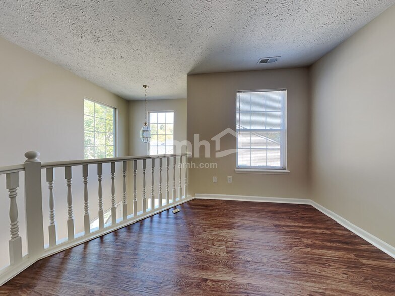 Building Photo - 1925 Tourmaline Dr