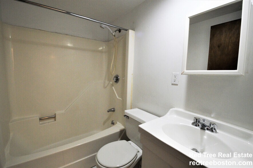 Building Photo - 10 Shepard St