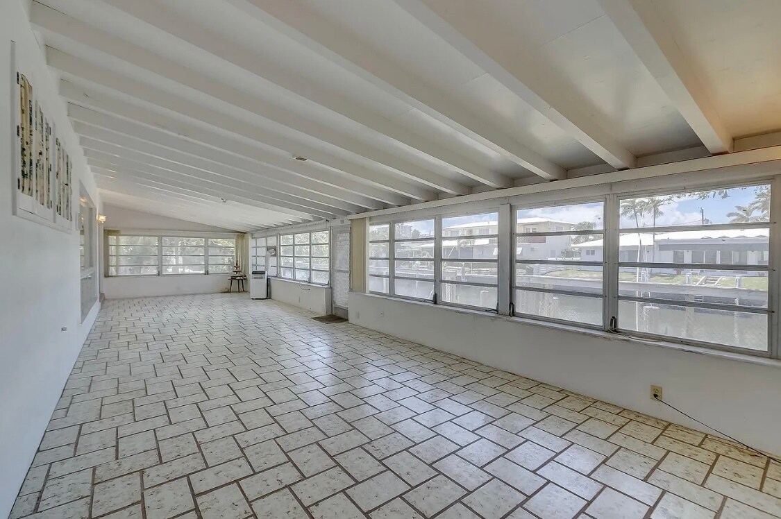 Building Photo - 2041 Coral Reef Dr