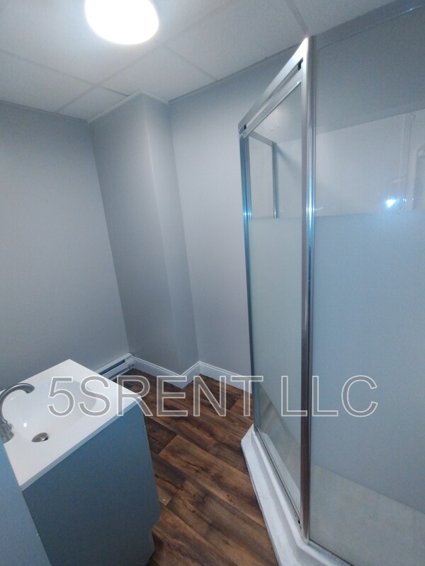 Building Photo - 22 E Main St