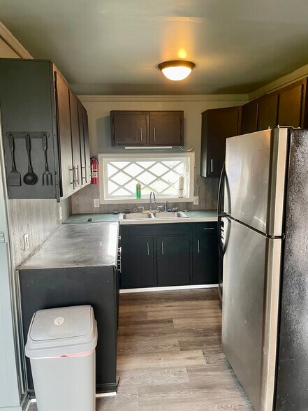 Building Photo - 1248 E Philadelphia Ave