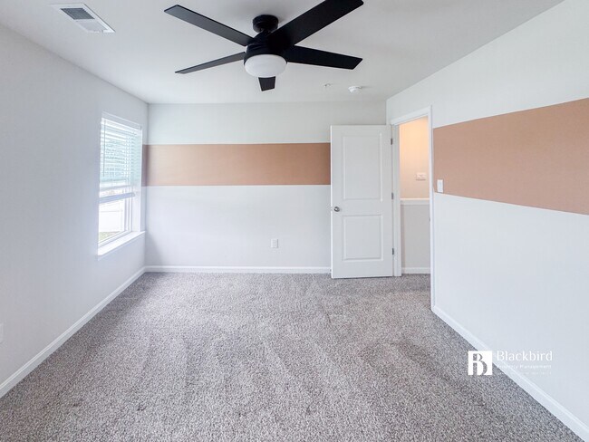 Building Photo - 561 Fawn Mdw Ln