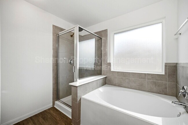 Building Photo - 10322 Urban Oak Trl