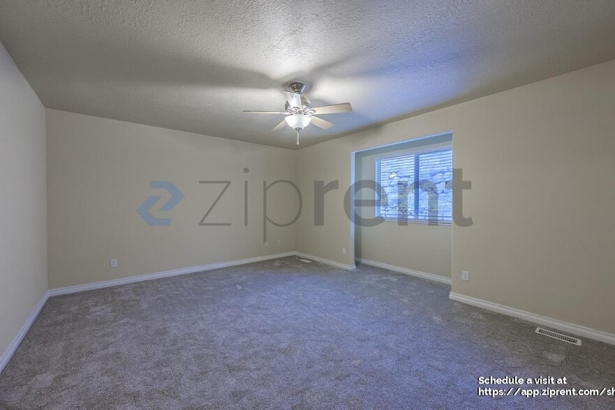 Building Photo - 10326 Avondale Dr