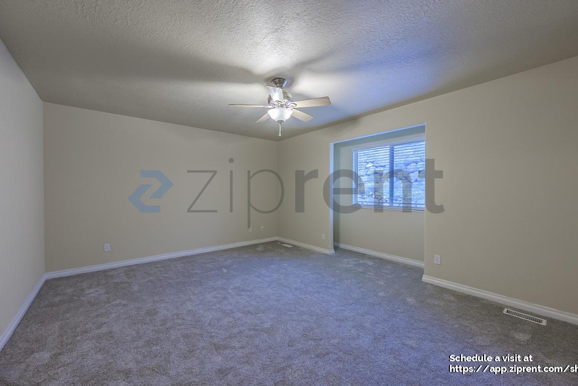 Building Photo - 10326 Avondale Dr