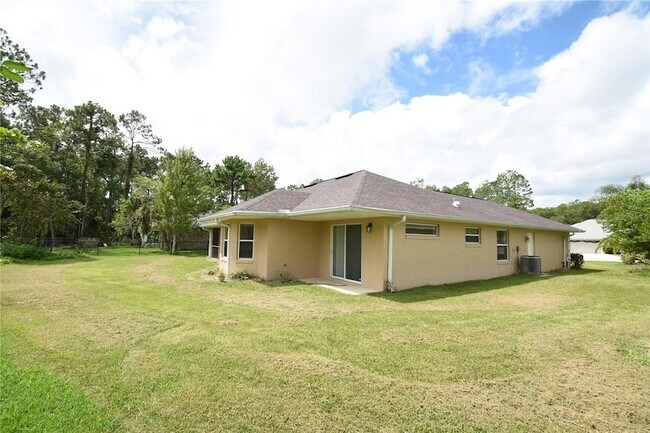 Building Photo - 11 Zenith Ct