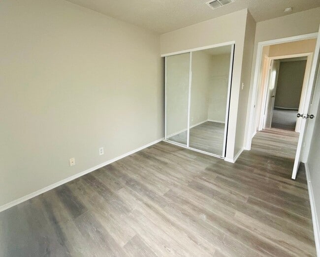 Building Photo - 4146 Sunrise Crest Dr