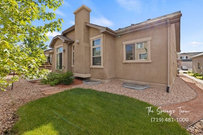 Building Photo - BEAUTIFUL 4BD + OFFICE MAIN-LEVEL LIVING H...