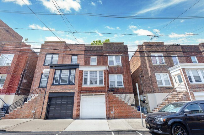 Building Photo - 121 67th St
