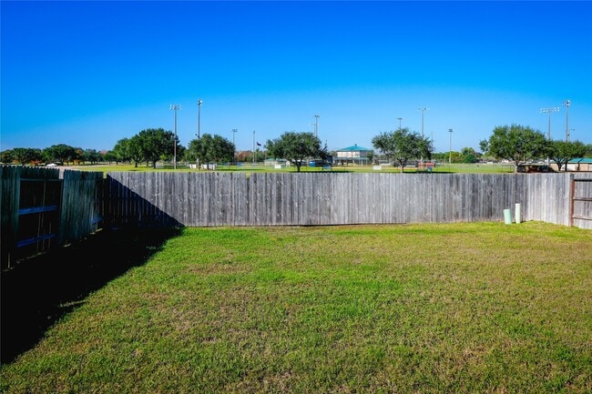 Building Photo - 3542 Park Vista Dr