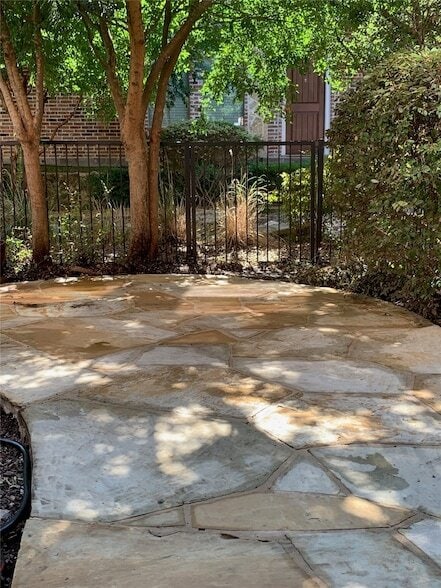 Building Photo - 2105 Lucerne Cove