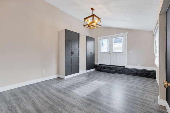 Building Photo - 3101 S Clarkson St