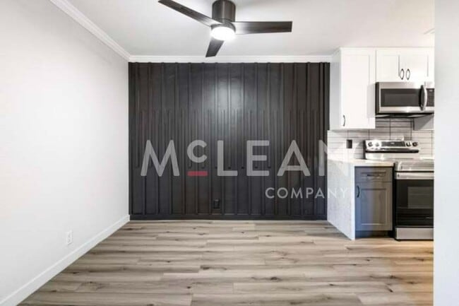 Building Photo - One Bedroom Palm Springs Villas