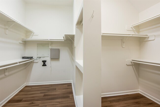 Building Photo - 26819 Shoal Hollow Ct