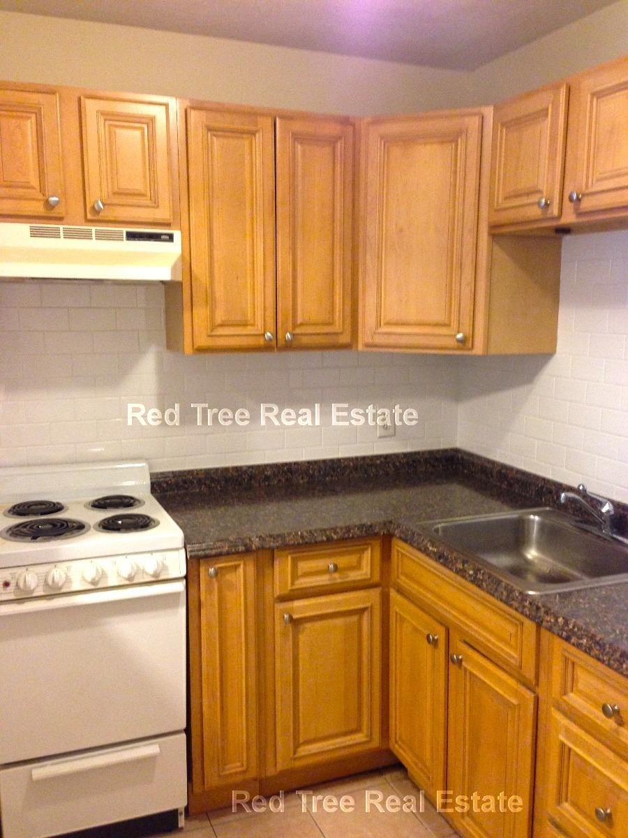 Building Photo - 34 Gardner St