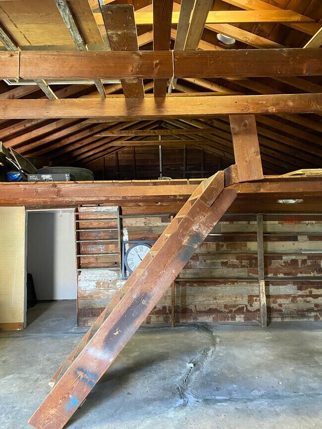 Building Photo - Remodeled 3 Bedroom Bungalow in OKC's Plaz...