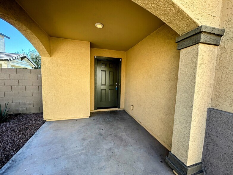 Building Photo - 2964 S Washington St