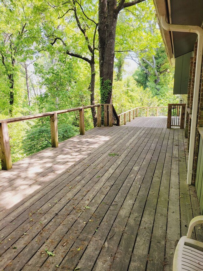 Building Photo - 984 Shades Crest Rd