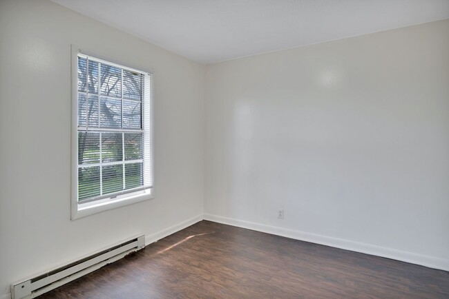 Building Photo - 2 Bedroom, 1 Bathroom Duplex in Gallatin!