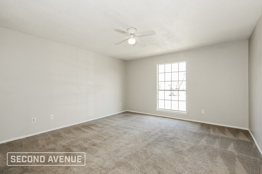 Building Photo - 1937 Red Cloud Dr