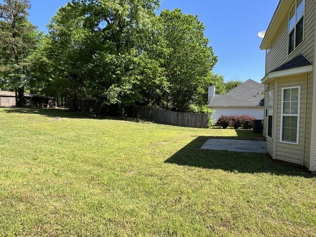 Building Photo - Updated 4 Bed Home in North Charlotte