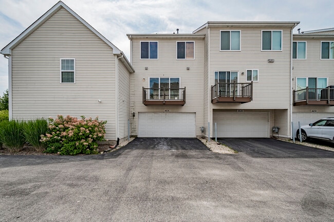 Building Photo - 14626 Paul Revere Ln