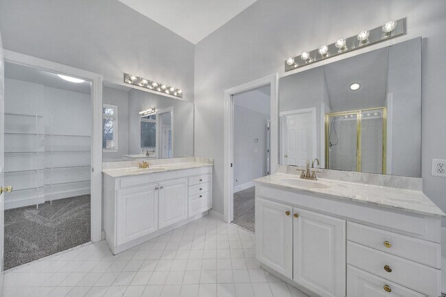 Building Photo - Spacious Four Bedroom Home!