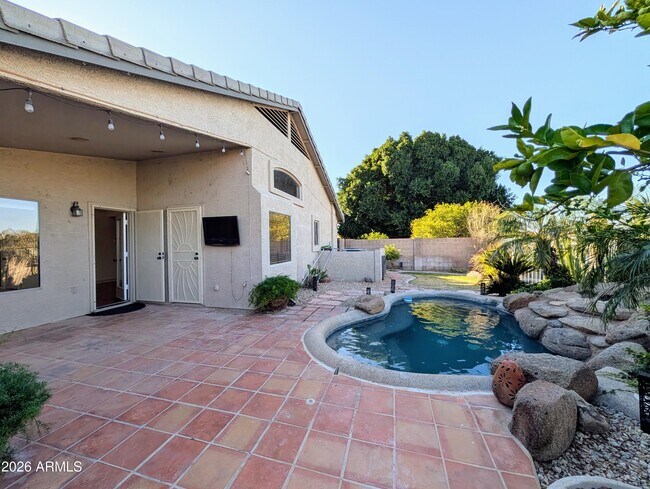 Building Photo - 11134 W Windsor Ave