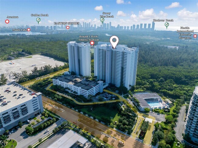 Building Photo - 14951 Royal Oaks Ln