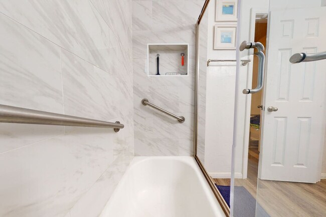 Building Photo - 910 S Lincoln Ave