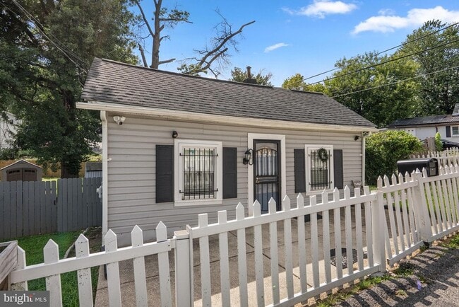 Building Photo - 5001 Fable St