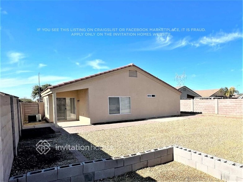 Building Photo - 1057 S Wildrose Cir