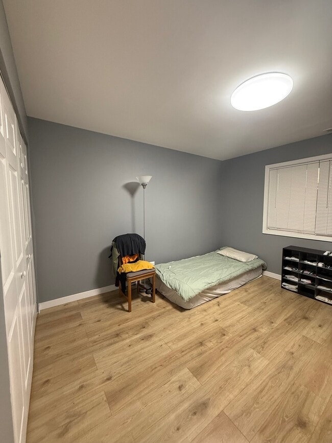 Building Photo - 1498 E Ports O Call Dr