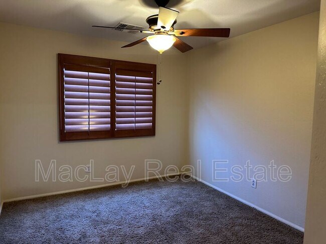 Building Photo - 1383 E Kingman Pl