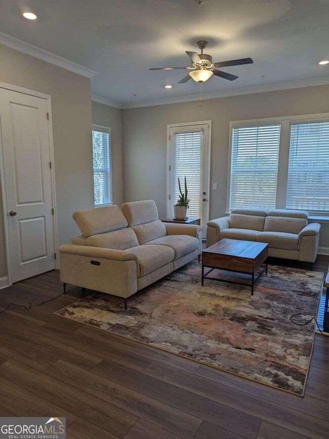 Building Photo - 201 Spike Trl SE