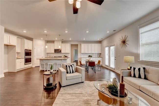 Building Photo - 2017 Yvette Wy