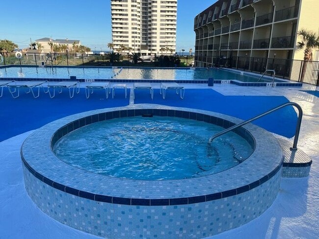 Building Photo - Amazing Ocean View from Pool or Jacuzzi - ...