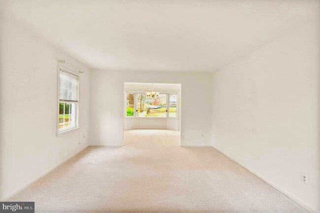 Building Photo - 7109 Davis Ct