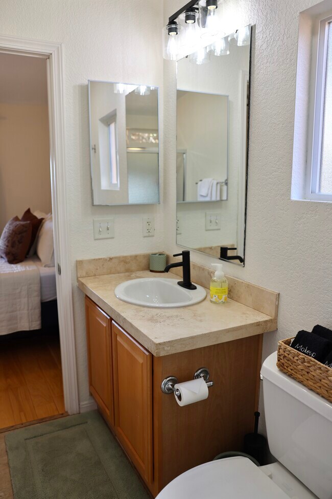 Building Photo - 11611 Alps Way