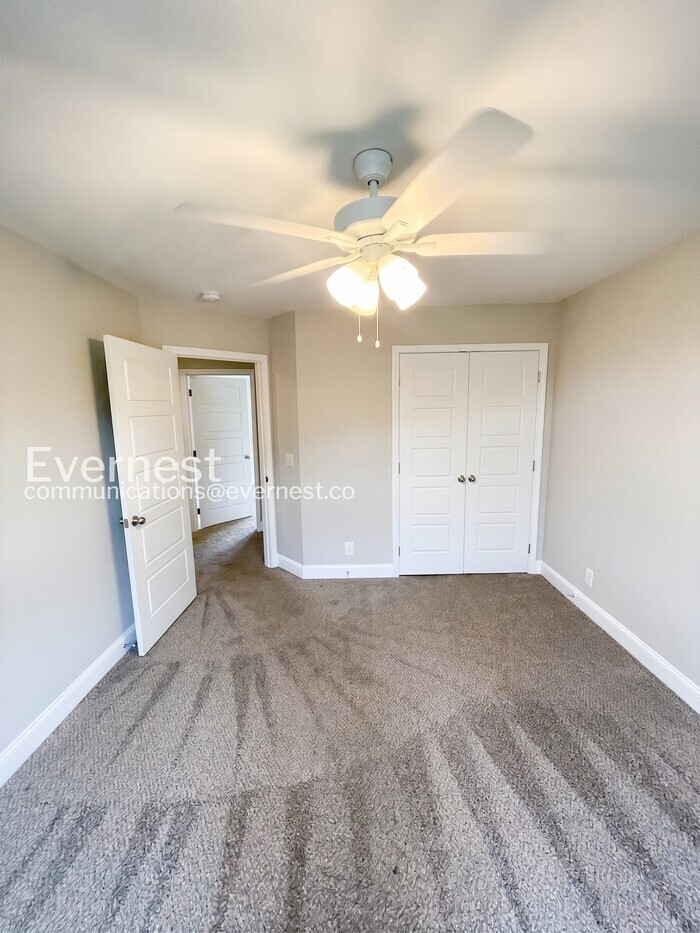 Building Photo - 4042 Ft Sumter Dr