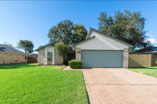 Building Photo - 462 Capehill Dr