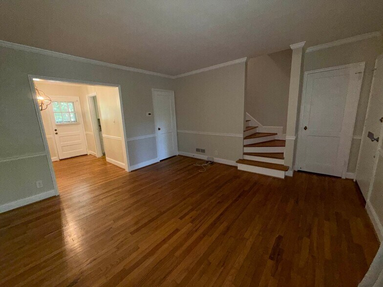 Building Photo - 2625 Greenbrier Rd