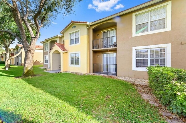 Building Photo - 15105 Michelangelo Blvd