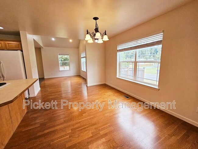 Building Photo - 5206 Del Tormey Pl SE