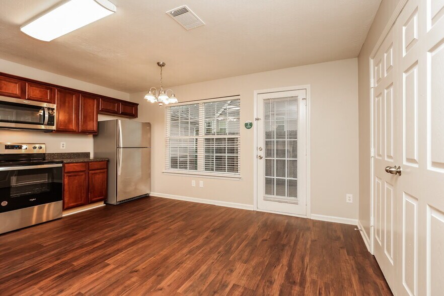 Building Photo - 4031 George Buchanan