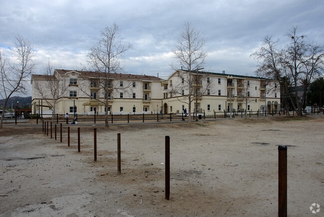 Building Photo - Parkview Court Senior Apartments